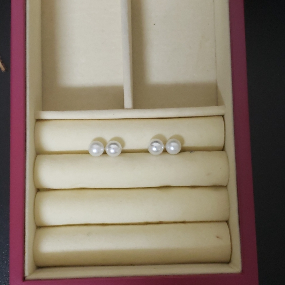 Pearl earrings